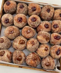 Cake icing or decorating: Mini Brioche Doughnut/ Chocolate