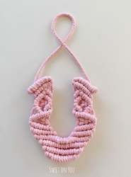 MACRAMÉ HORSE SHOE