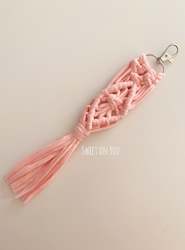 Homewares: PEACH KNOTTED MACRAME KEYRING