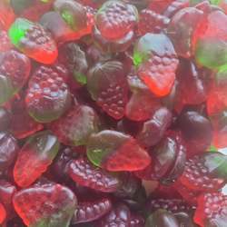 Confectionery: Gummi Strawberries