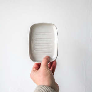 grooved soap dish