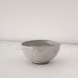 Dishes: little bowl with foot