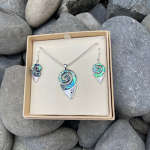 Pāua Teardrop Jewellery Set