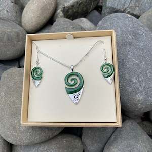 Green Teardrop Jewellery Set