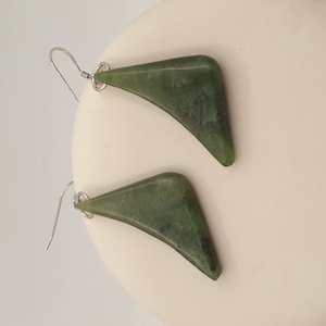 Earrings - Medium Pounamu AS7 - Te Ana Māori Rock Art