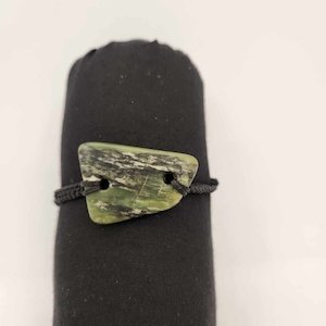 Bracelet - Medium Pounamu AS2 - Te Ana Māori Rock Art