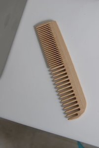 Health supplement: Keller Bursten Long Wooden Comb