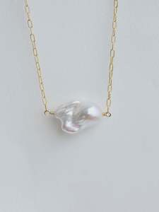 Charlotte Penman Cloud Necklace | Baroque Pearl | Gold