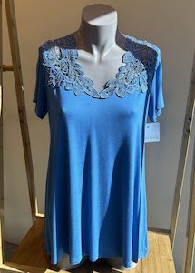 Teri V-Neck Lace