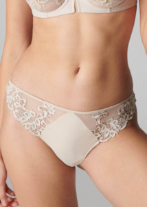 Lingerie: Saga Thong