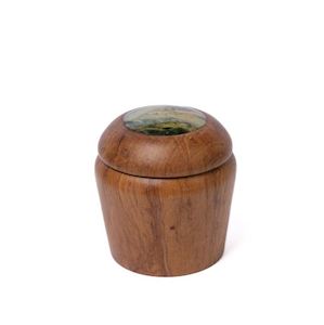 Rimu Box with Raukaraka Pounamu Lid