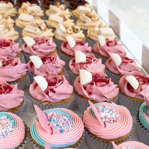 Cupcakes & Cake boxes