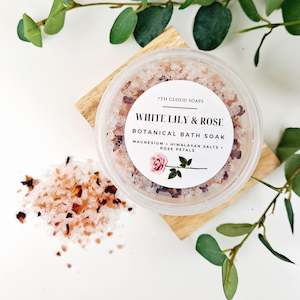 White Lily & Rose Botanical Bath Soak