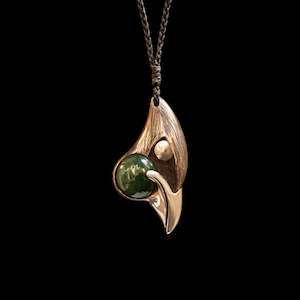 Silver and Jade Kokako bird pendant by Madelyne Gourdin