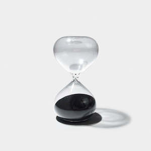 Hourglasses: Medium Hourglass - Clear