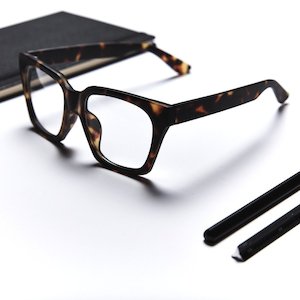 Daily Reading Glasses - 10am Brown Tort