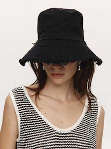 Clothing: Nonna Hat Black