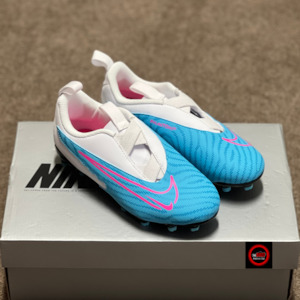 Footwear: Nike JR Phantom GX Academy FG