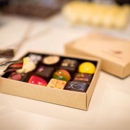 Confectionery: 6 Chocolate Gift Box