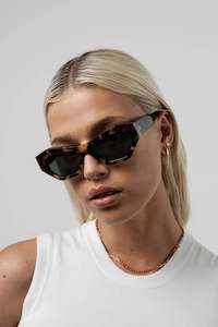 Accessories: Emily Sunglasses | Tort