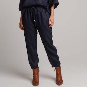 Studio Relaxed Pant - Navy