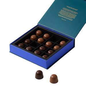 Confectionery Chocolate: Bennetts - 16 Piece Crispy Salted Caramel Chocolate Box