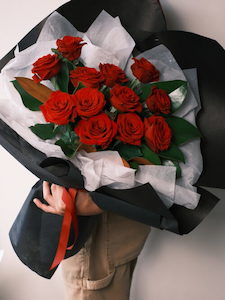 Flower: Amour Red Rose Bouquet