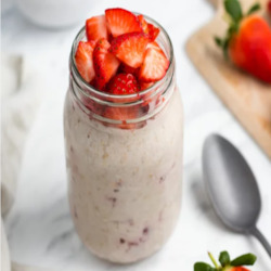 Vanilla Strawberry Overnight Oats