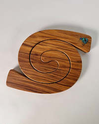 Rimu Table Mat with Paua Shell - Kiwi