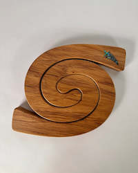 Rimu Table Mat with Paua Shell - Fern