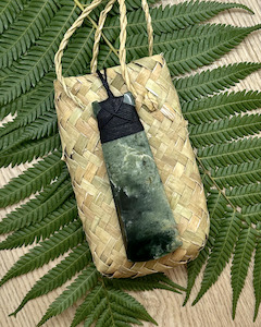 Souvenir: Pounamu - Greenstone - Large Toki