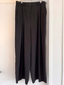 MOOCHI wide leg pleated pants