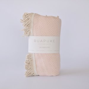 Flower: Ruapuke The Outdoor Towel Co. Porutaka - Roundies