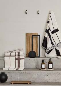 Linen - household: Minimal Bath Towel Black/Off White