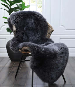 Linen - household: Sheepskin Rug Charcoal – 100% New Zealand wool