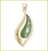 Jewellery: 9kt Jade Pendant