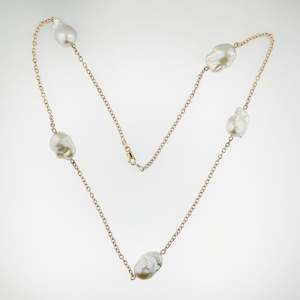 Gold smithing: Freshwater Pearl 9ct Yellow Gold Necklace