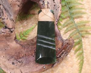 NZ Greenstone Large Toki Pendant (BA429) Kawakawa Pounamu