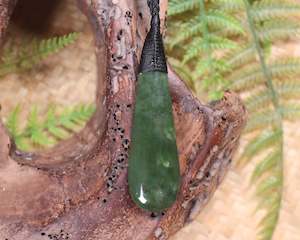 NZ Greenstone Medium Roimata Pendant (BA477) Hapopo Pounamu