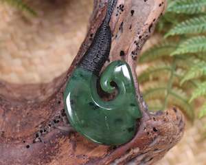 NZ Greenstone Medium Hei Matau Pendant (AX194) Kawakawa Pounamu