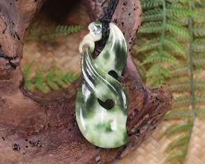 NZ Greenstone Large Manaia Pendant (BA665) Hapopo Pounamu