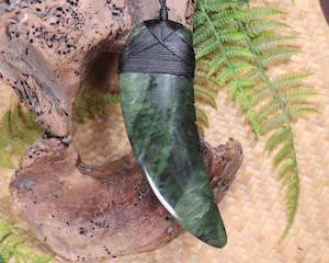 NZ Greenstone XLarge Niho Taniwha Tooth Pendant (BA219) Hapopo Pounamu