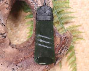 NZ Greenstone Large Toki Pendant (BA428) Kawakawa Pounamu