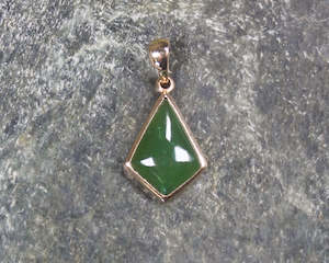 NZ Greenstone XSmall Gold Plated Pendant (BB194) Kawakawa Pounamu