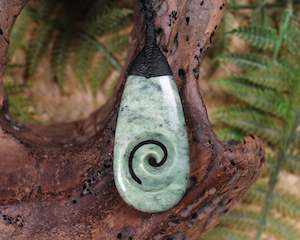 NZ Greenstone Medium Roimata with Koru Pendant (AT254) Hapopo Pounamu