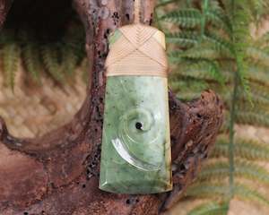 NZ Greenstone Medium Toki with Koru Pendant (AM701) Hapopo Pounamu