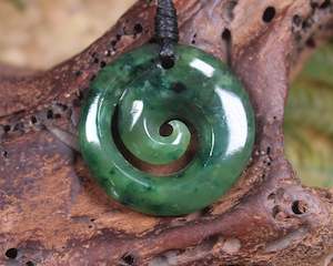 NZ Greenstone Small Koru Pendant (BB107) Kawakawa Pounamu