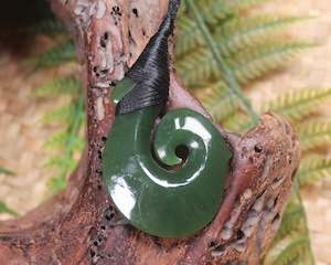 NZ Greenstone Medium Hei Matau Pendant (BA869) Hapopo Pounamu