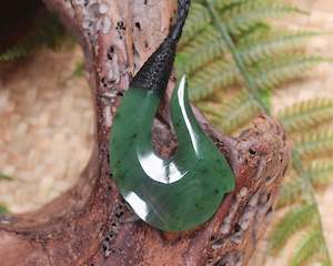 NZ Greenstone Medium Hei Matau Pendant (BA861) Hapopo Pounamu