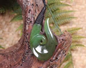 NZ Greenstone Medium Hei Matau Pendant (AW984) Hapopo Pounamu